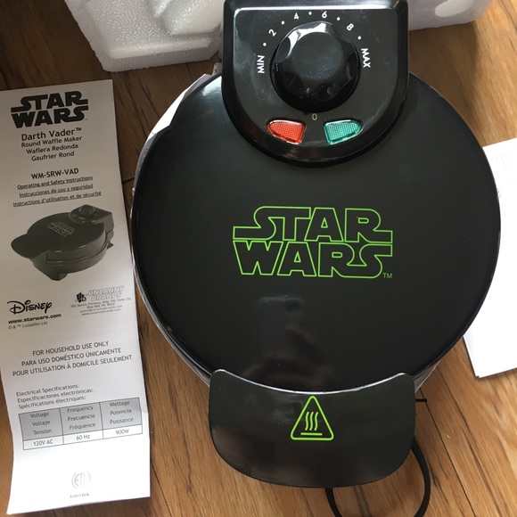 NWT Uncanny Star Wars Darth Vader Waffle Maker - Picture 6 of 7